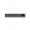 Switch Gigabit compacto de 13" y 24 puertos gestionado en la nube con 4 puertos SFP+